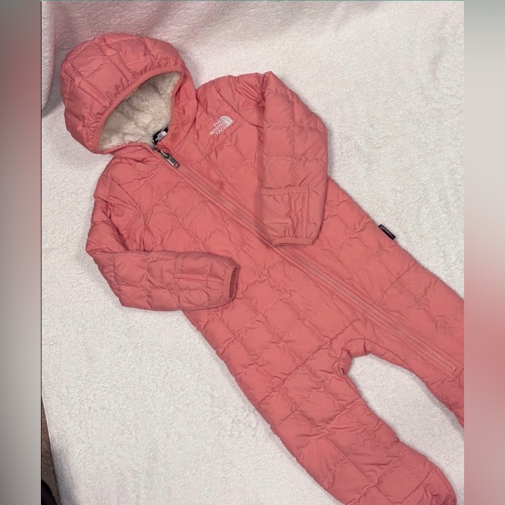 The North Face thermoball Coral peach Infant Snowsuit bunting 18/24m
